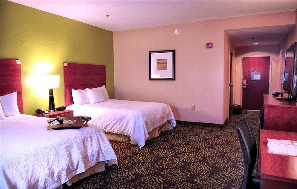 Hampton Inn & Suites Харлинген Номер фото