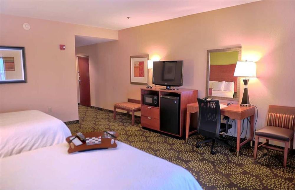 Hampton Inn & Suites Харлинген Номер фото