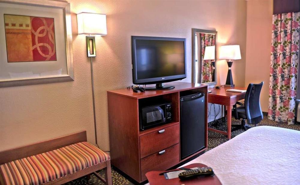 Hampton Inn & Suites Харлинген Номер фото
