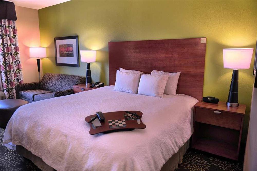 Hampton Inn & Suites Харлинген Номер фото